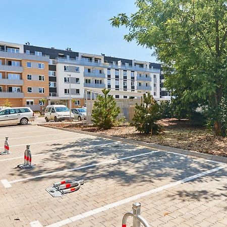 Vintage Apartment In New Estate With Parking - Krzyki Wroclaw By Noclegi Renters Kültér fotó