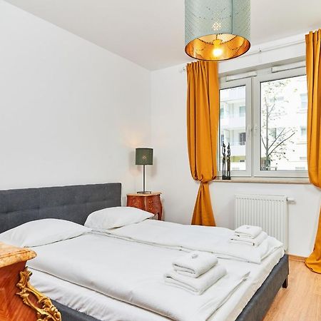 Vintage Apartment In New Estate With Parking - Krzyki Wroclaw By Noclegi Renters Kültér fotó