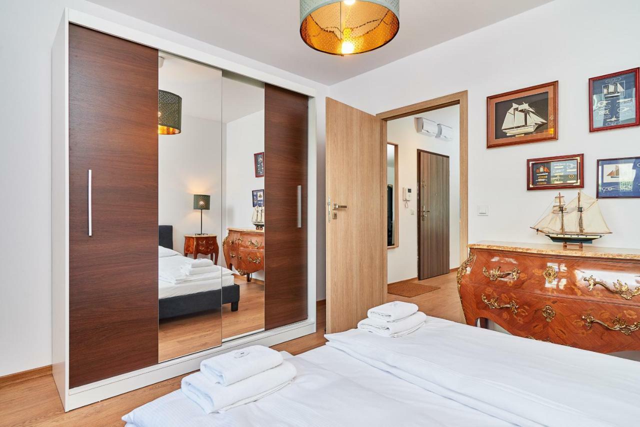 Vintage Apartment In New Estate With Parking - Krzyki Wroclaw By Noclegi Renters Kültér fotó