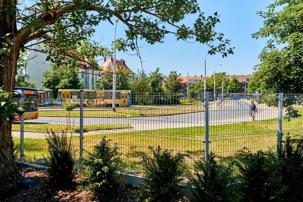 Vintage Apartment In New Estate With Parking - Krzyki Wroclaw By Noclegi Renters Kültér fotó