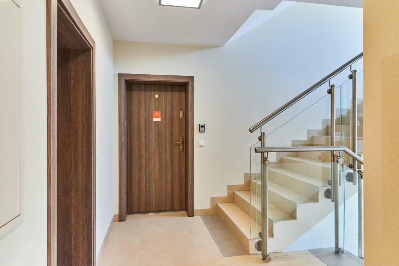 Vintage Apartment In New Estate With Parking - Krzyki Wroclaw By Noclegi Renters Kültér fotó