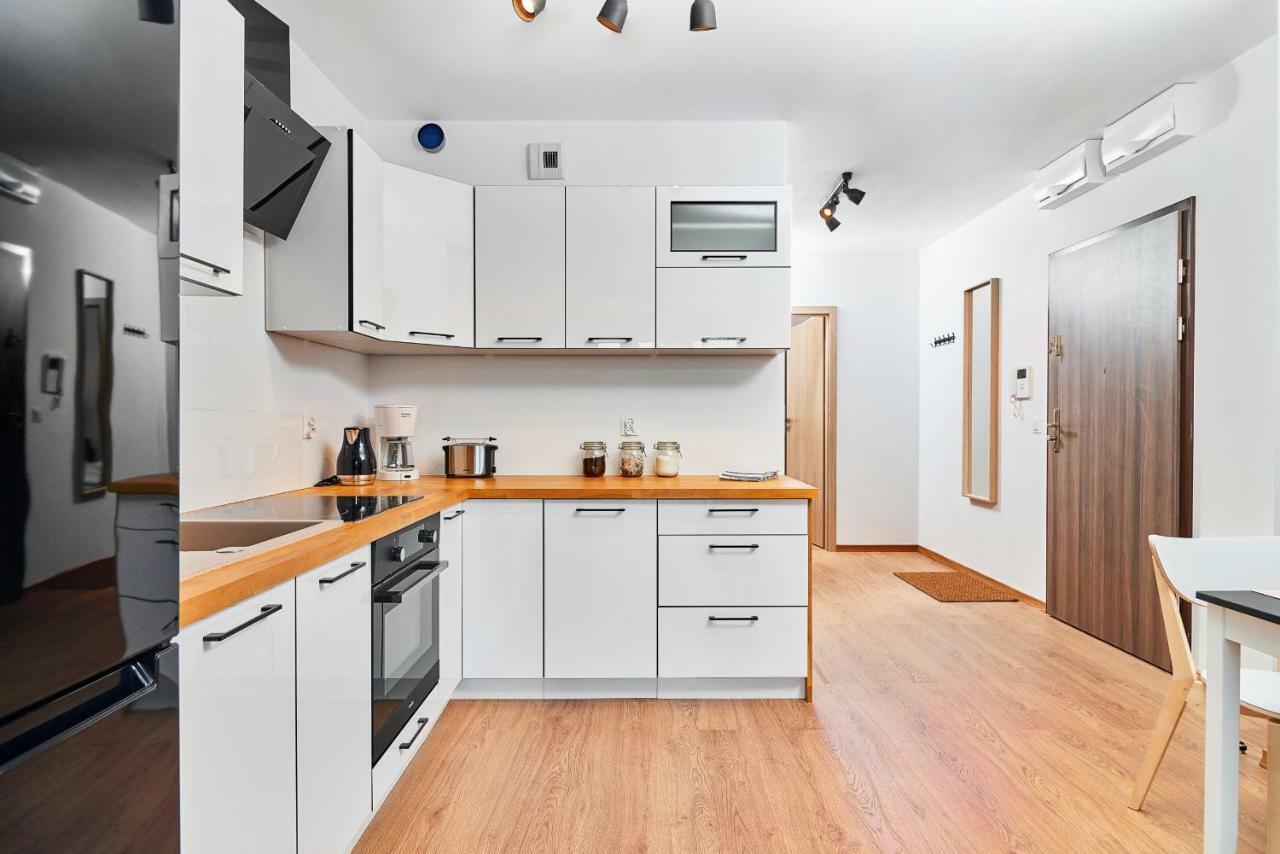 Vintage Apartment In New Estate With Parking - Krzyki Wroclaw By Noclegi Renters Kültér fotó