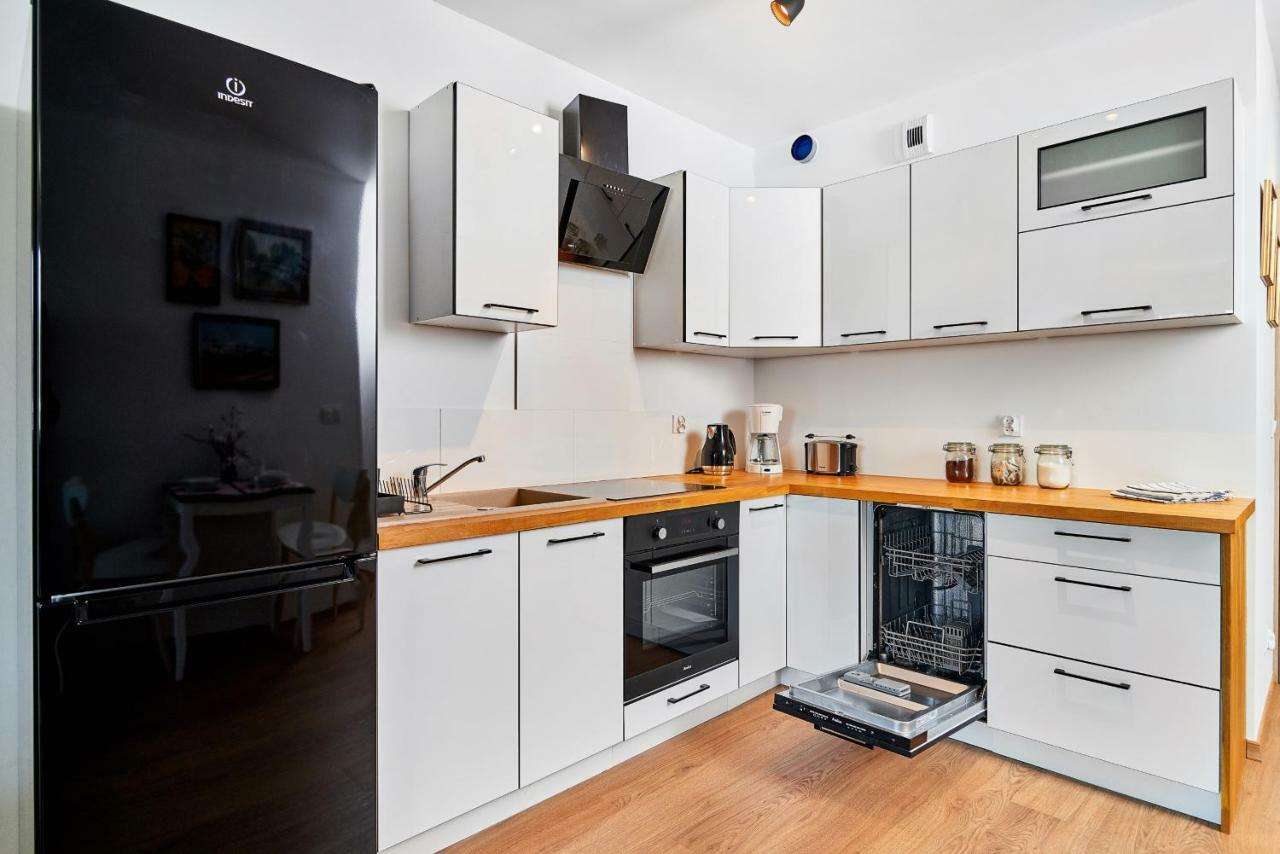 Vintage Apartment In New Estate With Parking - Krzyki Wroclaw By Noclegi Renters Kültér fotó