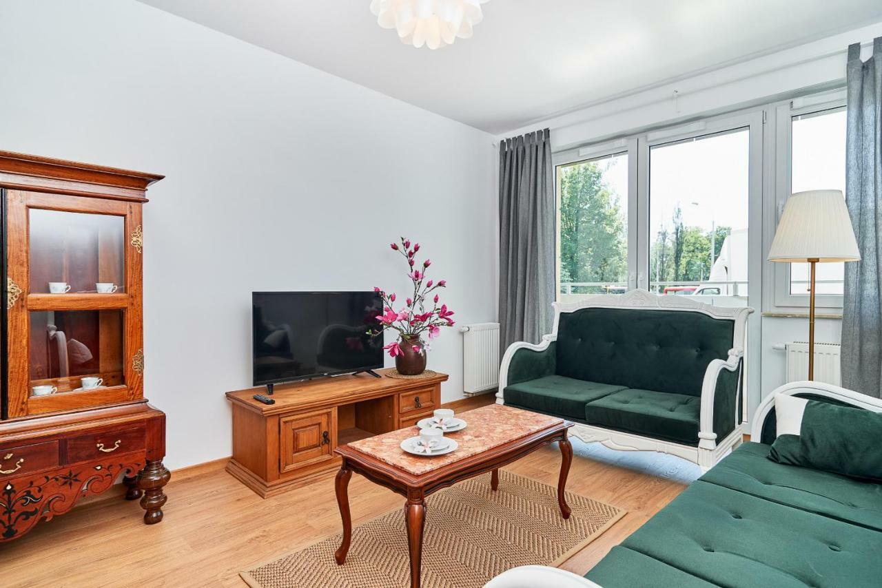 Vintage Apartment In New Estate With Parking - Krzyki Wroclaw By Noclegi Renters Kültér fotó